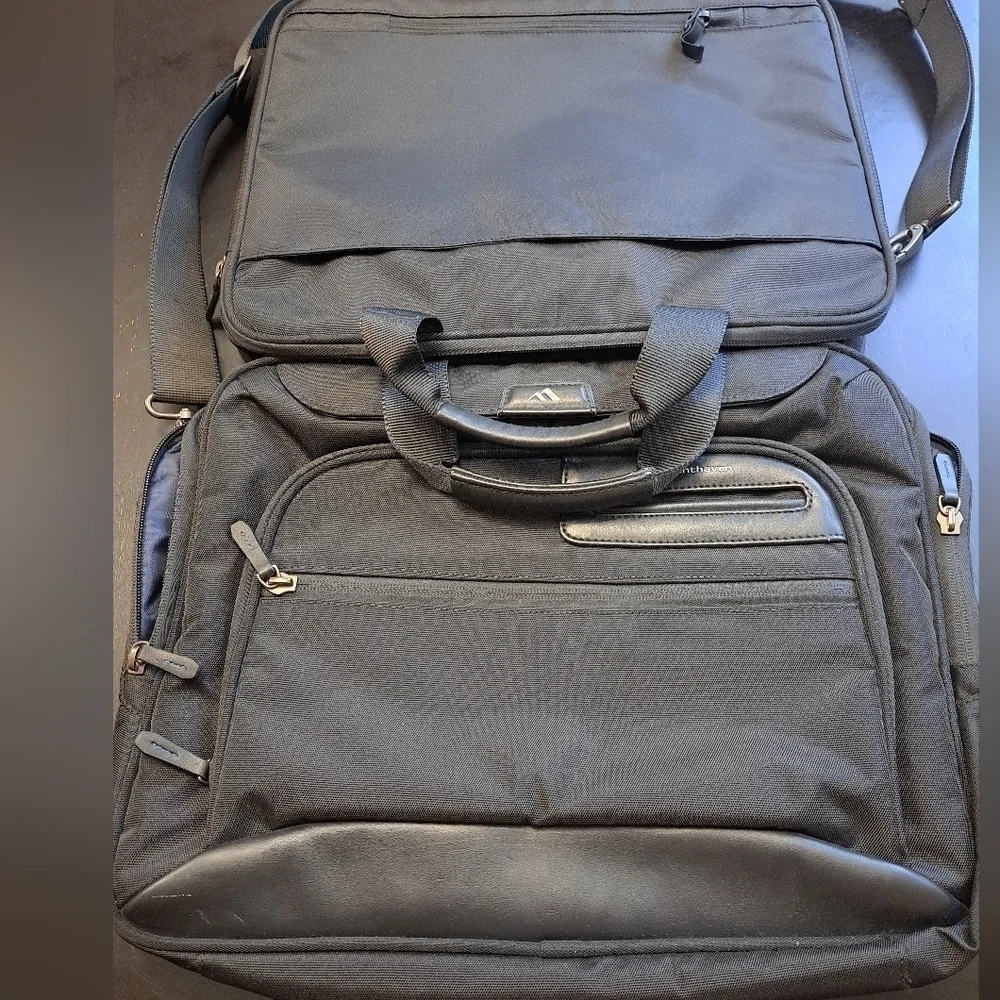 Brenthaven Elliott Deluxe Laptop & Tablet Messenger Bag